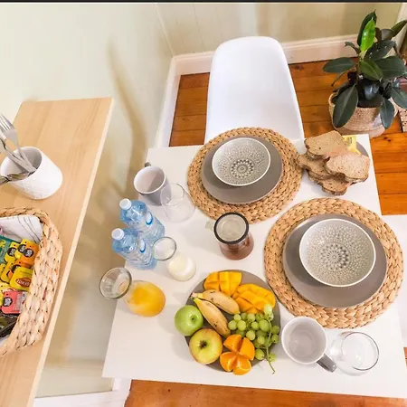 Bed & Breakfast 99 Kirkland Brisbane