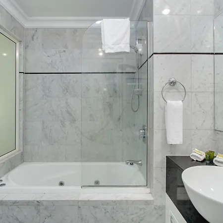 Macarthur Chambers Aparthotel 5*