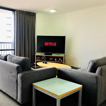 Hillcrest Aparthotel