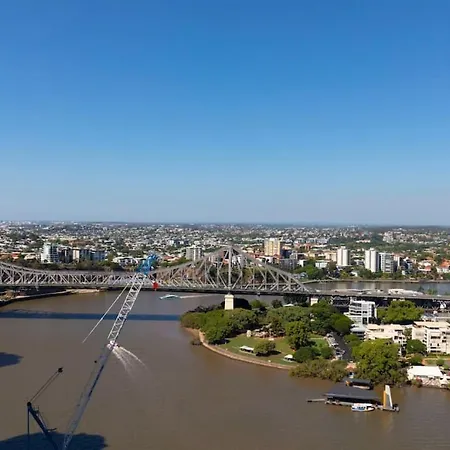 Au1 - Aurora Skyscraper Cbd For Business Or Pleasure Apartment Brisbane