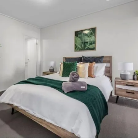 Au1 - Aurora Skyscraper Cbd For Business Or Pleasure Apartment Brisbane