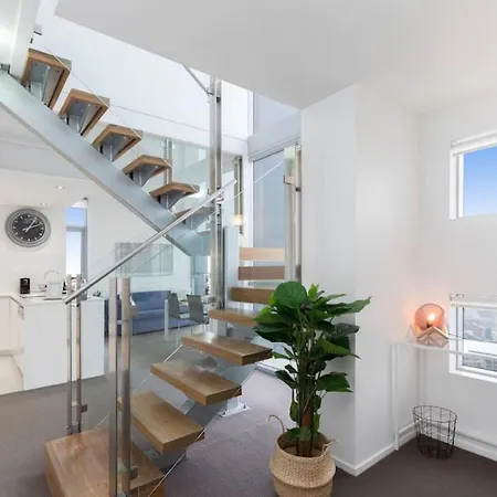 Sk1 - 2 Level 2 Bedroom Skyline Skyhome Apartment