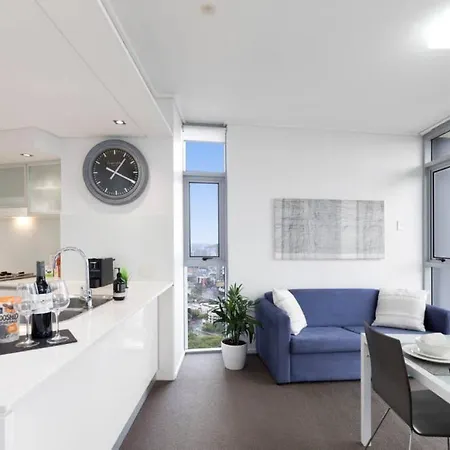 Sk1 - 2 Level 2 Bedroom Skyline Skyhome Brisbane