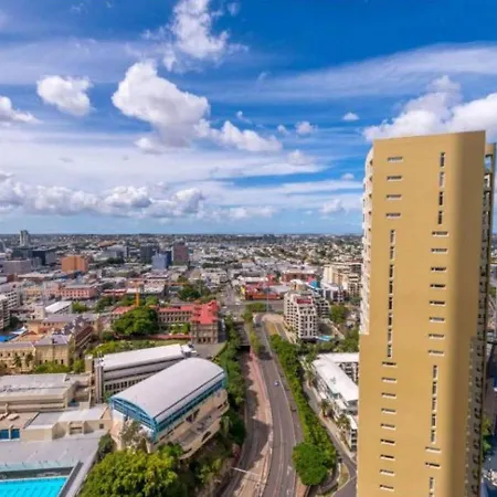 Sk1 - 2 Level 2 Bedroom Skyline Skyhome Apartment Brisbane