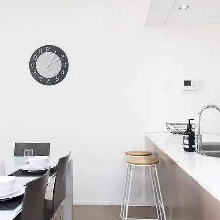 Apartment Sk2 - Charming Skyline Cbd W River Views 3 Bedroom Private