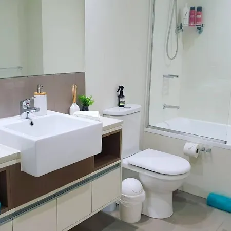 Sk2 - Charming Skyline Cbd W River Views 3 Bedroom Private Apartment