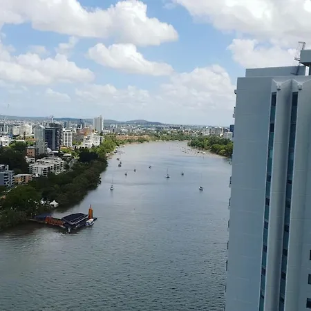 Sk2 - Charming Skyline Cbd W River Views 3 Bedroom Private Apartment *