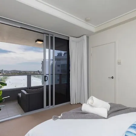 Sk2 - Charming Skyline Cbd W River Views 3 Bedroom Private *