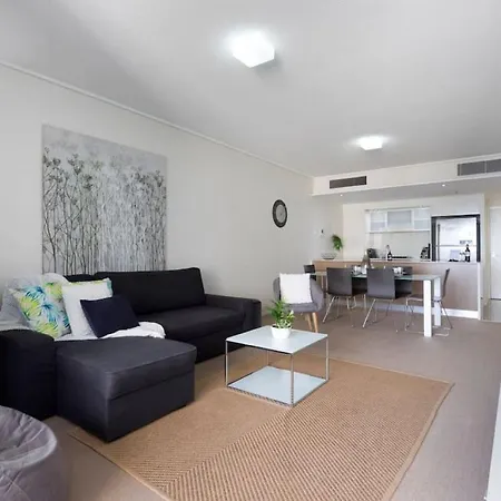 Apartment Sk2 - Charming Skyline Cbd W River Views 3 Bedroom Private