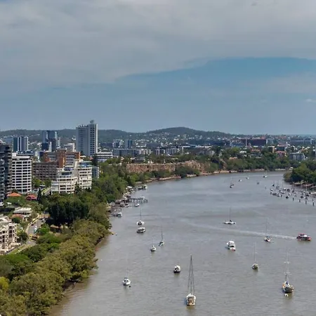 Sk2 - Charming Skyline Cbd W River Views 3 Bedroom Private Apartment *