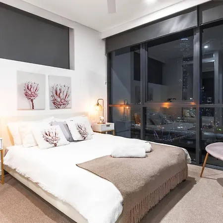 South Bank Beautiful River View Tower Apartment Brisbane
