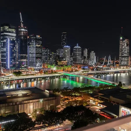 South Bank Beautiful River View Tower Apartment *