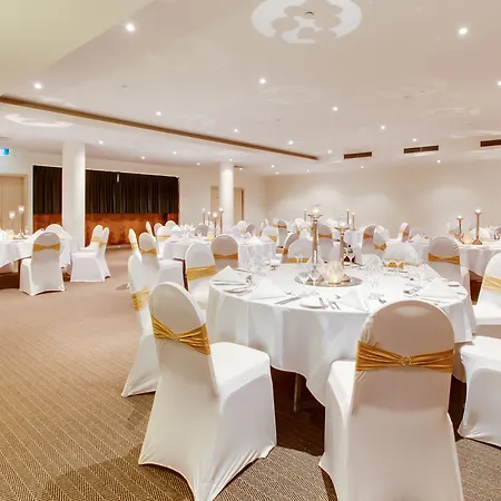 Adina Aparthotel 4*