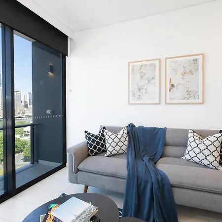South Bank Beautiful River View Tower Apartment Brisbane