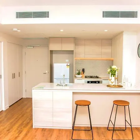Lucid South Apartment *