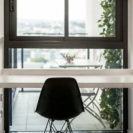South Bank Beautiful River View Tower Apartment *