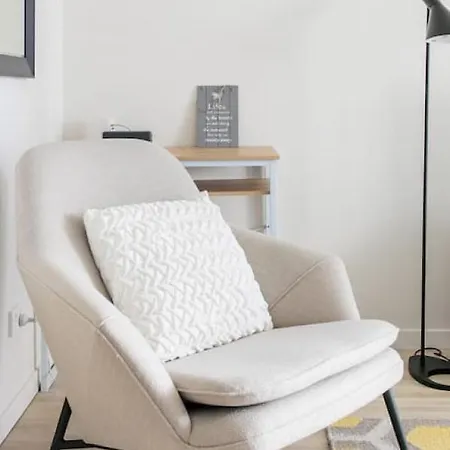 Arena Convenient 2 Bedroom *