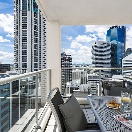 Oaks Lexicon Aparthotel 4*
