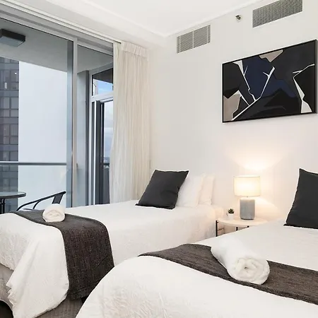 Executive 3 Bedroom Family - Cbd - Views - Netflix - Fast Wifi - Free Parking Apartment *