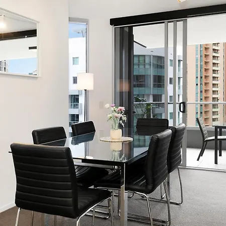Executive 3 Bedroom Family - Cbd - Views - Netflix - Fast Wifi - Free Parking Apartment Brisbane