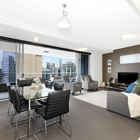 Apartment Executive 3 Bedroom Family - Cbd - Views - Netflix - Fast Wifi - Free Parking *