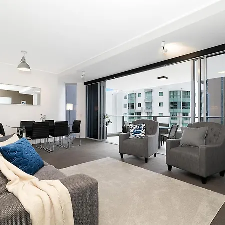 Apartment Executive 3 Bedroom Family - Cbd - Views - Netflix - Fast Wifi - Free Parking Brisbane