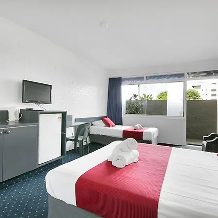 Aparthotel Southern Cross 4*