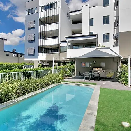 Southern Cross 4*