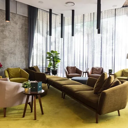 Eatons Hill Hotel 4*