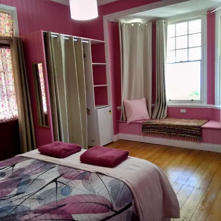 Minto Colonial Guest house