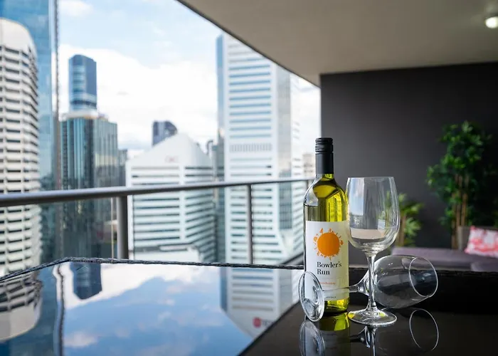 Brisbane Break Panoramic River Views Free Parking