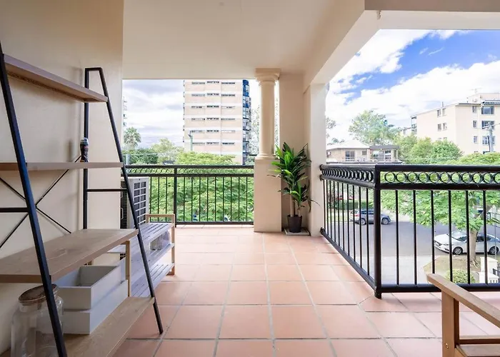 Relax In 2B2B Chateau Near Uq With Parking+Balcony