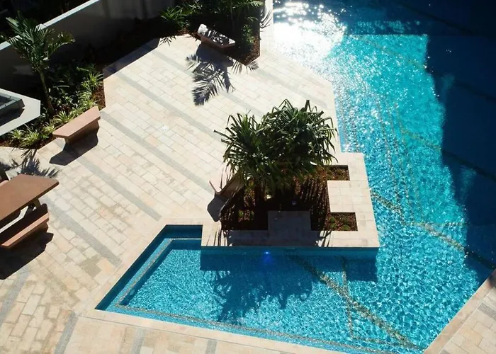 New Modern Apt + Gym+ Pool