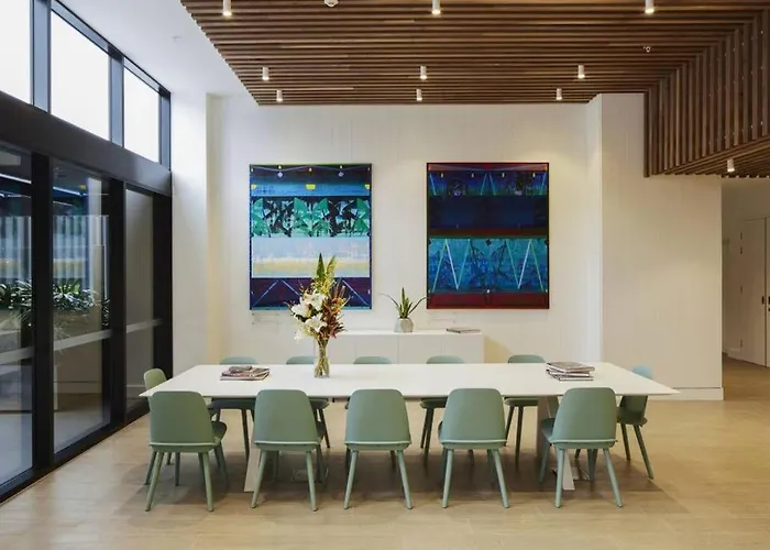 Central Brisbane2Bedspark+Super Big Balcony!
