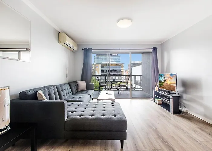 Soak Up The Brisbane Sun From This Modern Escape