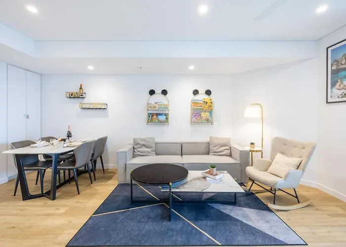 Stunning River Views 2Br City Centre Apt
