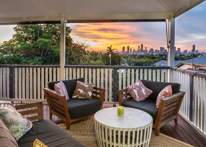 Spacious 3-Bed With Amazing Views In Norman Park