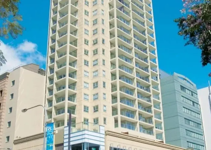 Central Heights ~ 2Bed/2Bath/Car/Pool/Views ~ Cbd