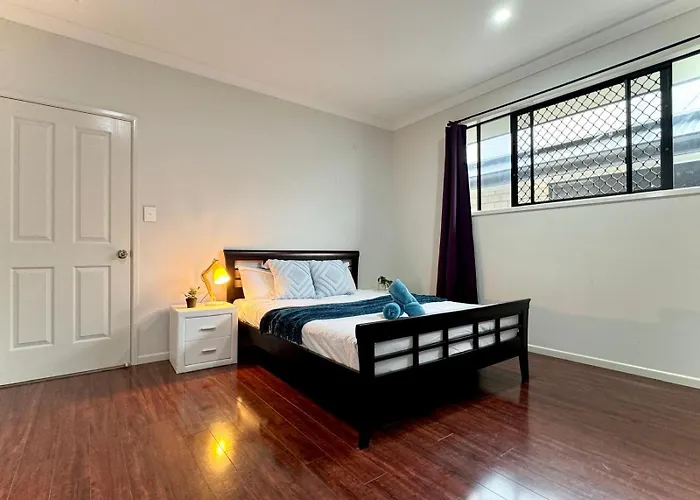 Serene Share Suite In Coopers Plains