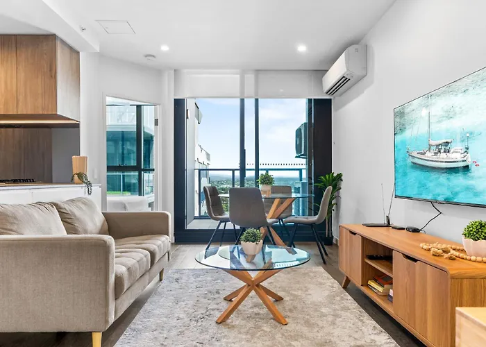 Sleek 1-Bed Apartment With Rooftop Pool