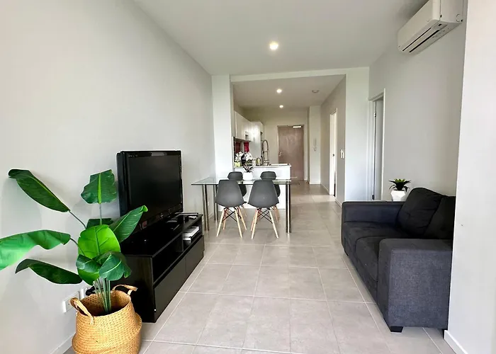 2 Bedroom Aparment With Views And Parking In Garden City
