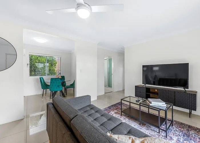 Stylish 2Brm Apt Near Gabba With Free Parking & Wifi