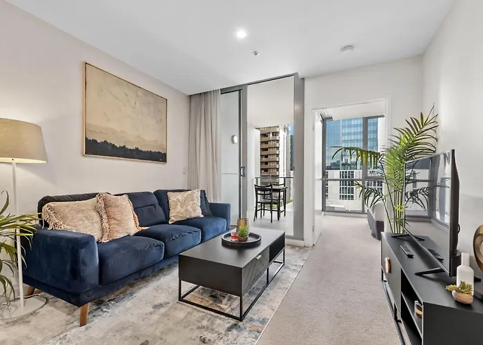 Bright Apt With Balcony, Rooftop Pool & Parking!