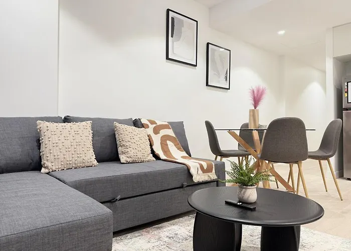 Serene 2Bed With Pool & River Views At Queens Wharf