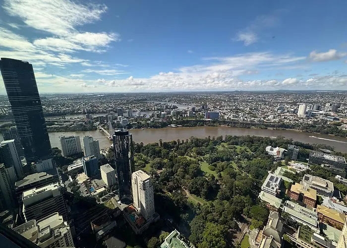 61F Skyline Retreat City River Botanicgarden View