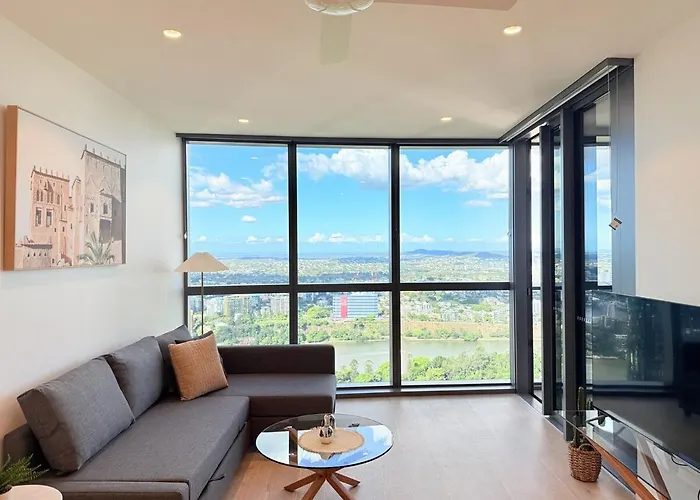 Stylish Riverfront 2Bed Apt With Pool At Queens Wharf