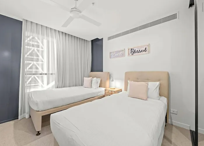 Family Friendly 3 Bedroom Apt W Car Park