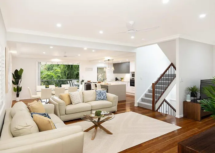 Large Family Pool Home In Taringa 6Km To Cbd Pets