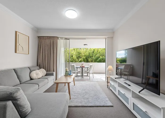 Leafy And Quiet 2Br - Close To Hospital With Parking
