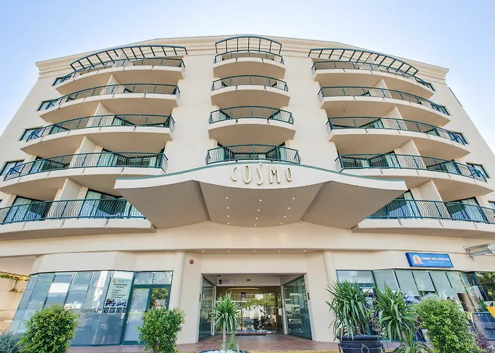 Central Cosmo Apartment Hotel